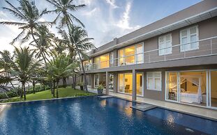 The Sandals By Edwards Collection