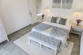 The Sandals By Edwards Collection