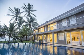 The Sandals By Edwards Collection