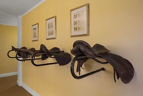 Hill Rise Luxury Villa & Stables by Edwards Collection