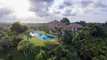 Villa Mayurana By Edwards Collection