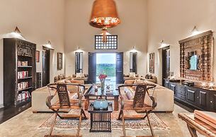Villa Mayurana By Edwards Collection