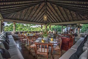 Villa Mayurana By Edwards Collection