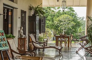 Villa Mayurana By Edwards Collection