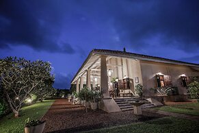 Villa Mayurana By Edwards Collection