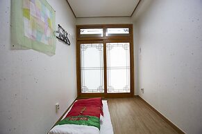 Go Woon Dang Hanok Guest House