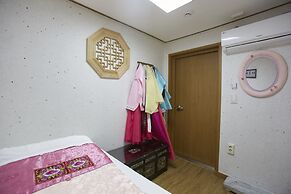 Go Woon Dang Hanok Guest House