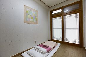 Go Woon Dang Hanok Guest House