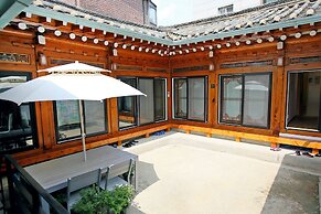 Go Woon Dang Hanok Guest House