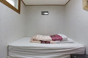 Go Woon Dang Hanok Guest House