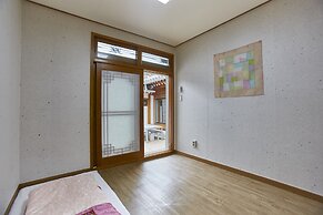 Go Woon Dang Hanok Guest House