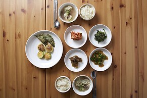 Go Woon Dang Hanok Guest House