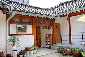 Go Woon Dang Hanok Guest House