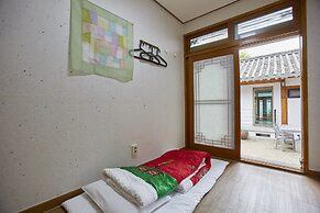 Go Woon Dang Hanok Guest House