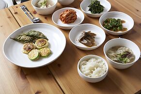 Go Woon Dang Hanok Guest House