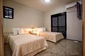 Plaza Inn Small Town Flat