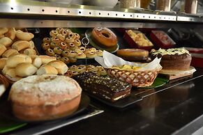 Plaza Inn Small Town Flat