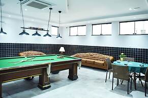 Plaza Inn Small Town Flat