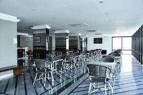 Plaza Inn Small Town Flat