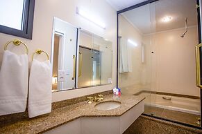 Plaza Inn Small Town Flat