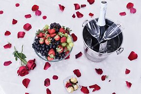 Plaza Inn Small Town Flat