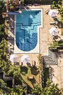 Plaza Inn Small Town Flat