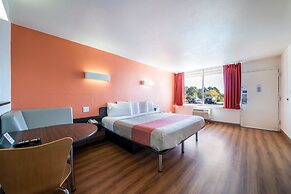 Motel 6 Connellys Springs, NC