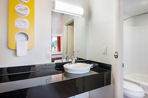 Motel 6 Connellys Springs, NC