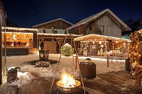 Hotel Alpenstolz