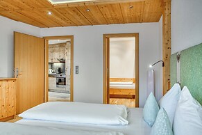 Hotel Alpenstolz
