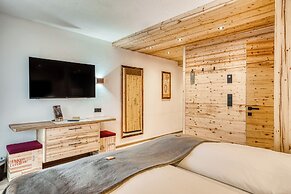 Hotel Alpenstolz