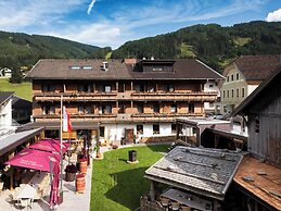 Hotel Alpenstolz