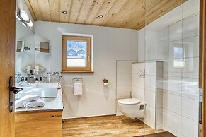 Hotel Alpenstolz