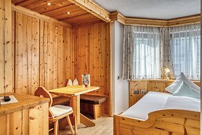 Hotel Alpenstolz