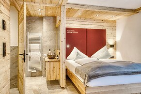 Hotel Alpenstolz