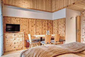 Hotel Alpenstolz