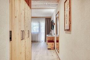 Hotel Alpenstolz