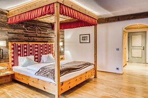 Hotel Alpenstolz