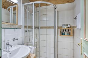 Hotel Alpenstolz