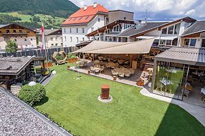 Hotel Alpenstolz