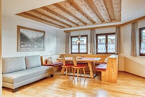 Hotel Alpenstolz