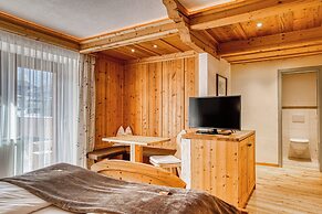 Hotel Alpenstolz
