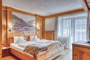 Hotel Alpenstolz
