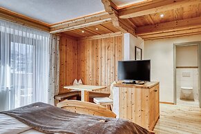 Hotel Alpenstolz