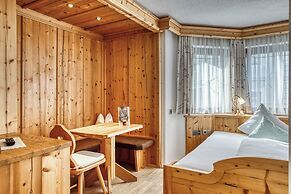 Hotel Alpenstolz