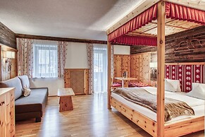 Hotel Alpenstolz