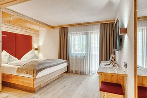 Hotel Alpenstolz