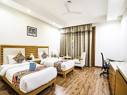FabHotel GRD DLF Square