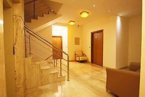 FabHotel GRD DLF Square