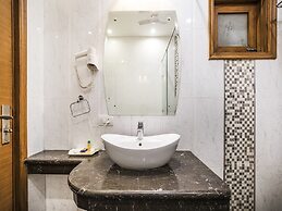 FabHotel GRD DLF Square